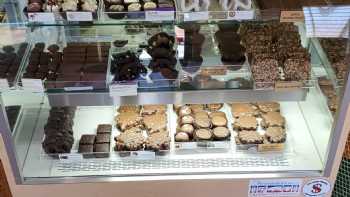 3 Sisters Self Serve Frozen Yogurt