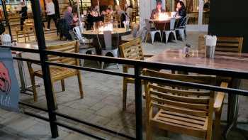 Stout Burgers & Beers