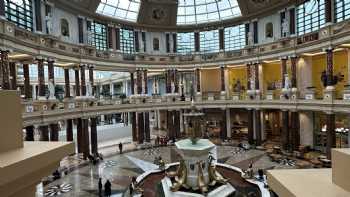 Link bridge from Trafford Palazzo to the Trafford Centre