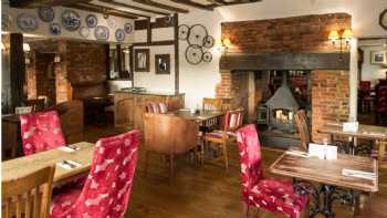 The White Horse Hotel and Shepherds Huts