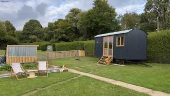 Cedar Gables Shepherds Hut