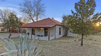 El Viejo Adobe - Across from Sul Ross campus