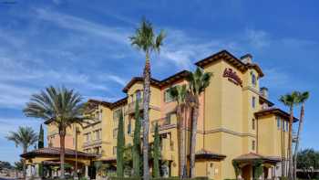 La Bellasera Hotel & Suites