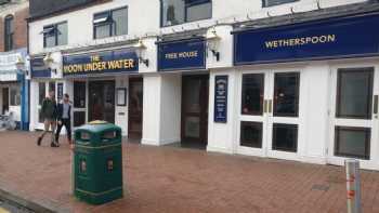 The Moon Under Water - JD Wetherspoon