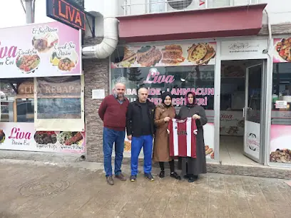 Liva pide lahmacun sulu yemek et döner kebap dürüm