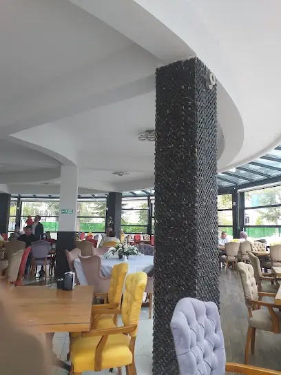 El Tokato Cafe & Restaurant