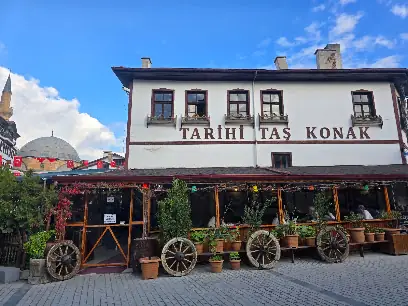 Tarihi Taş Mektep