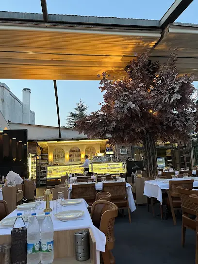 Mazi Restaurant