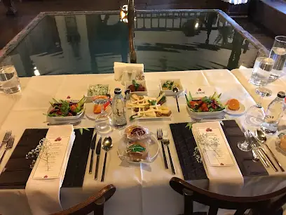 Tarihi Havuzlu Köşk Alkolsüz Restaurant