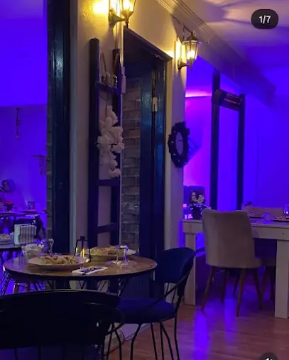 Hera Cafe & Restaurant