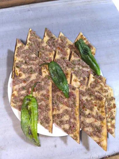 ÖZELLER ETLİ EKMEK HÜYÜK