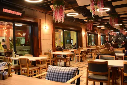 Mavi Beyaz Bahçe Cafe & Restaurant
