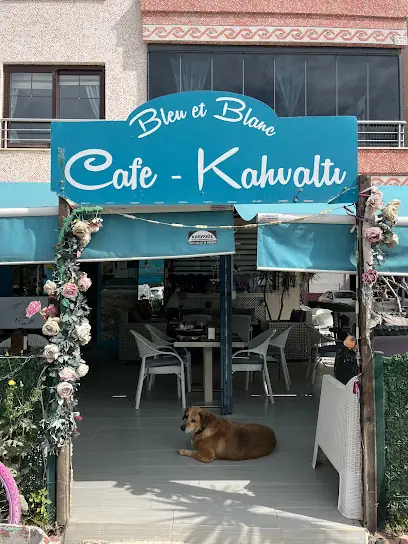 BLEU ET BLANC CAFE